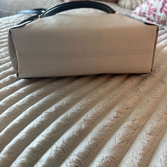 Coach Cream and Tan Women's Bag - Picture 4 of 7